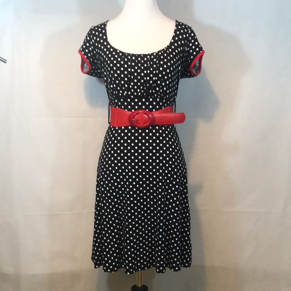Pinup polka dot sweetheart dress with red belt